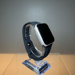 Good Condition - Apple Watch SE 40MM Gold Aluminum case GPS/LTE