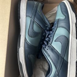 Nike Dunks 