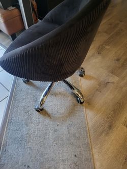 Vanity chair
