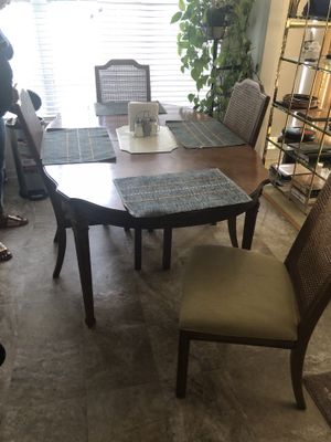 4 Chairs And Table 10000 For Sale In Portsmouth VA 4 Chairs And Table 10000 For Sale In Portsmouth VA