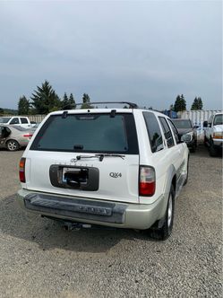 1998 Infiniti QX4