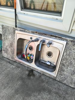 Stainless steel sink