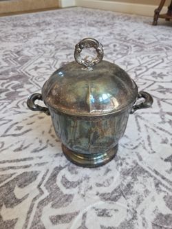 Vintage Orneida Silver Plated Ice Bucket With Insulated Interior & Lid
