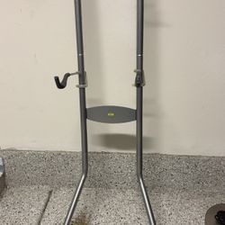 Delta Michelangelo 2-Bike Gravity Stand – No Drilling Required (Good Condition)