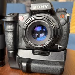📸 SONY a850 Full Frame DSLR Kit w/ Battery, Charger, Lens, & Vertical Grip