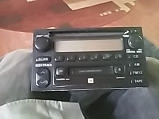 01 toyota sola original stereo CD&Cassette Player