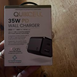 35 W Pd Wall Charger 