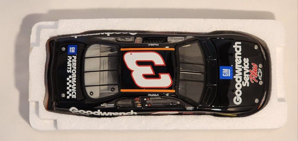 Dale Earnhardt #3 GM Goodwrench "Under The Lights " 2000 Monte Carlo 1:32 Scale