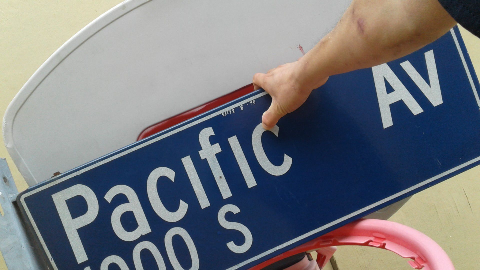 Pacific ave. Street sign.