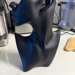 Statue to Display Earring and Necklaces