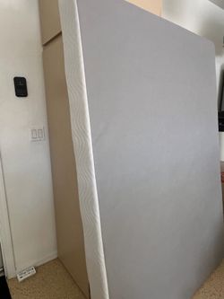 Full Size Box Spring - Excellent Condition