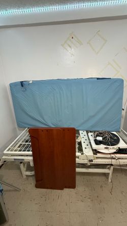 Invacare 820-3MDLX  HOSPITAL BED