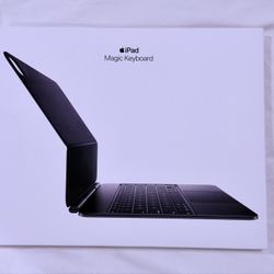 Apple iPad Magic Keyboard 13”  (Black) 