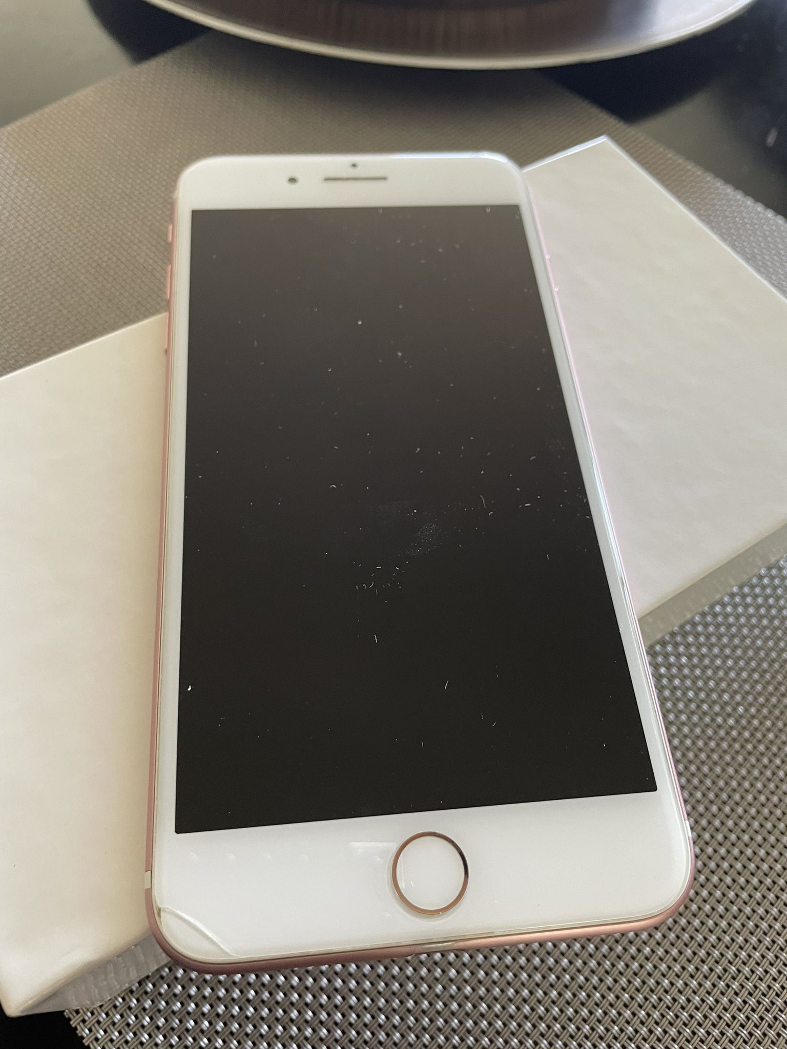 iPhone 7 Plus (Rose Gold) Boost Mobile