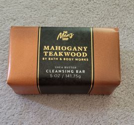 Mahogany Teakwood Shea Butter Cleansing Bar from The Men's Shop by Bath & Body Works. Rich, creamy, fragment lather, dermatologist-tested