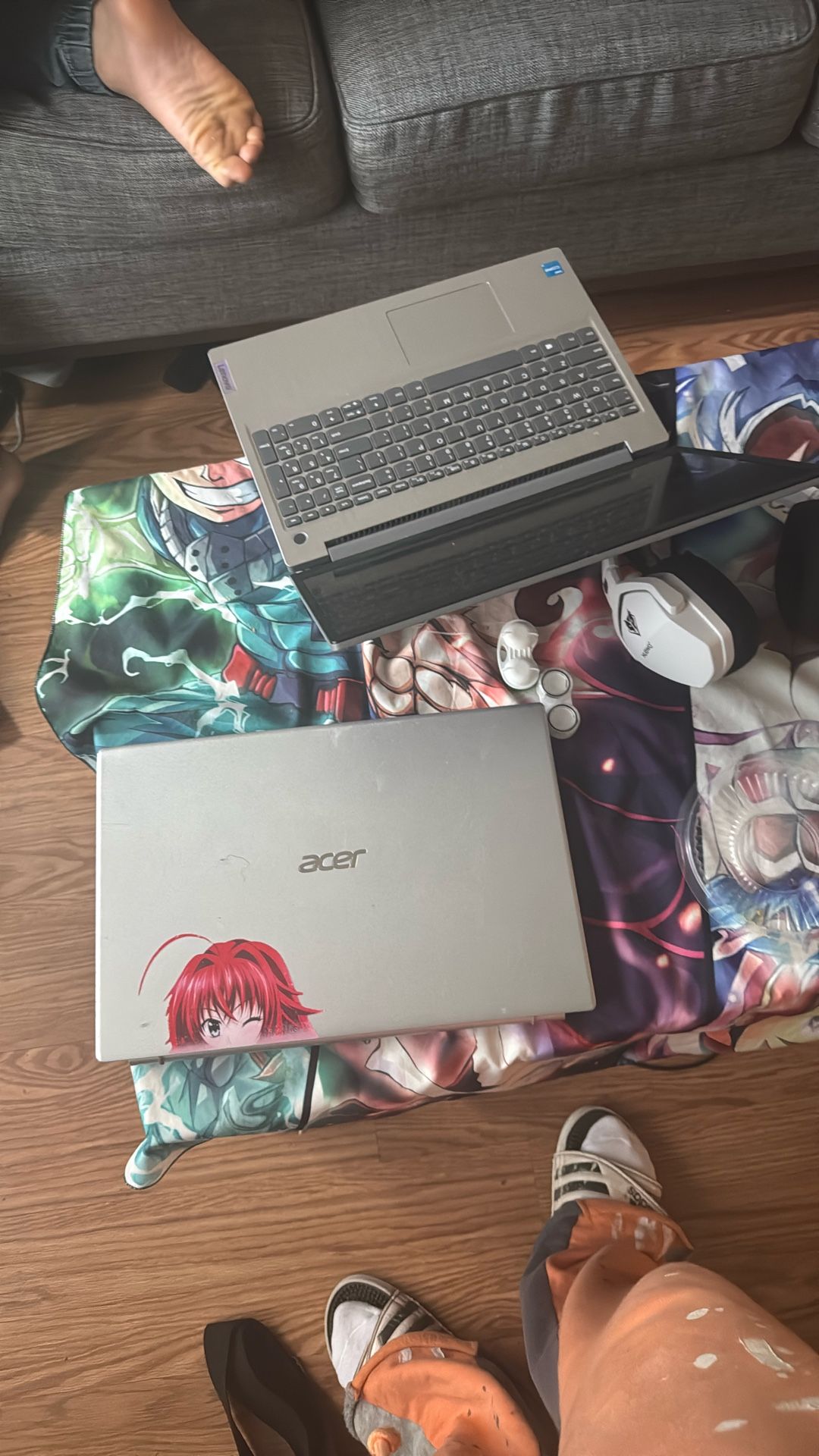 2 Laptops