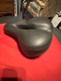 Black padded comfort bike seat