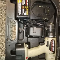 9.4v Cordless Drill W Charger And Battery And Case
