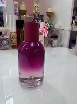 Glossier Reve perfume