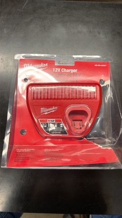Milwaukee M12 12V Battery Charger