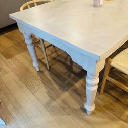 Magnolia Farmhouse Dining Table – $400 (Firm)