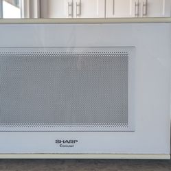 Sharp Model R-309YW Microwave - Works great! 