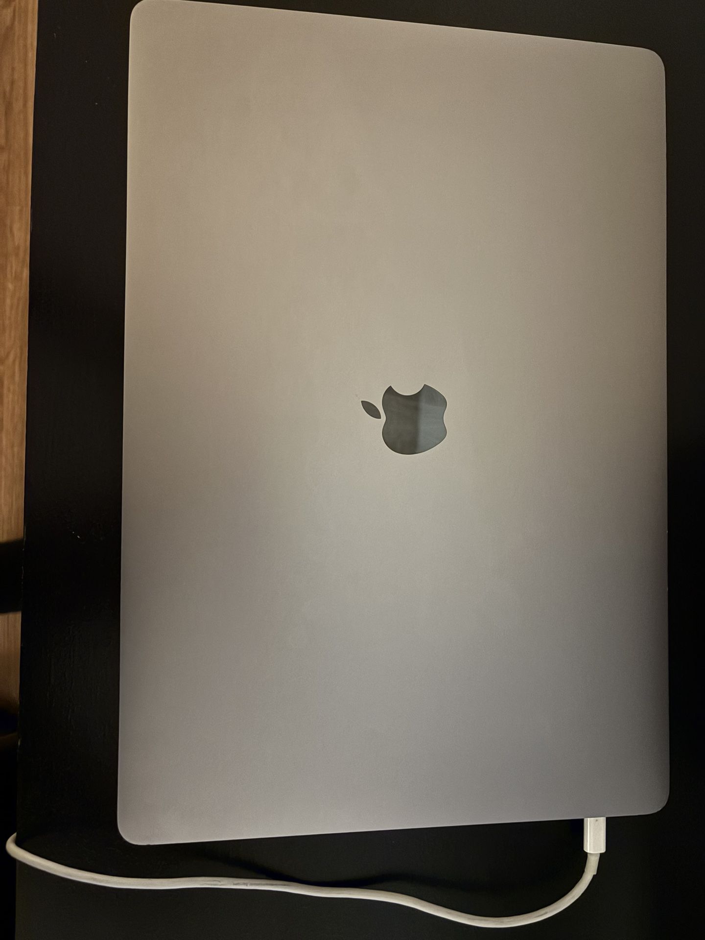Selling Macbook PRO 16 Inch