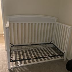 Baby Or Toddler Crib: White 