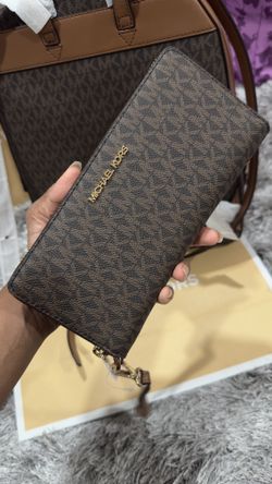 Michael Kors Jaycee Medium Backpack & Continental Wallet Wristlet Brown/Gold Jaycee Medium Logo Backpack in BROWN - Sale | Michael Kors [US] main image 4