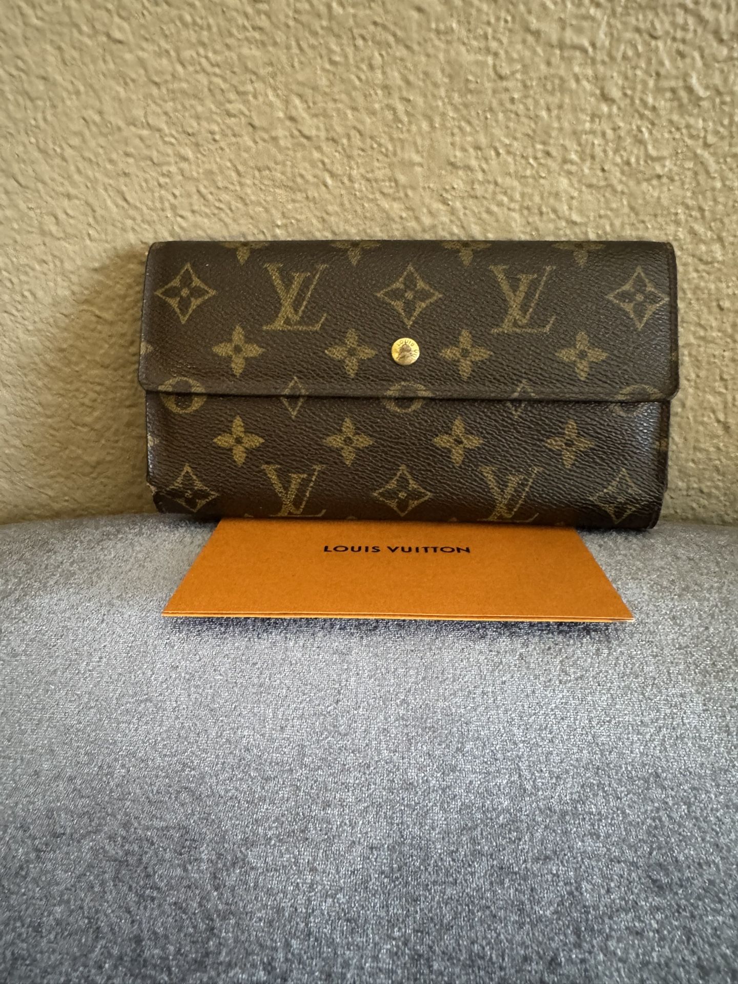 Louis Vuitton Monogram Sarah Wallet