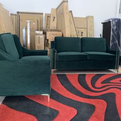 New Made In USA 🇺🇸 Sofa And Loveseat Set