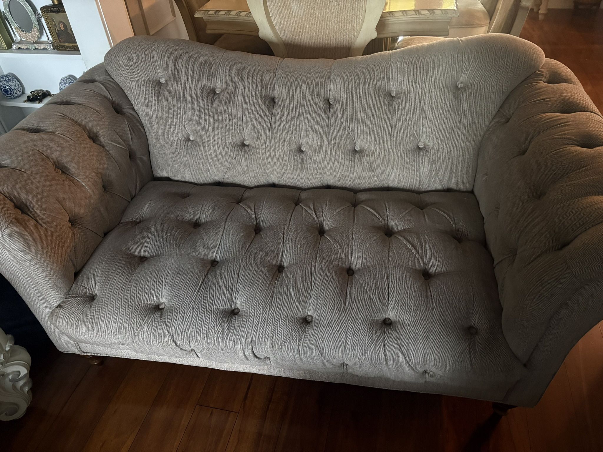 Loveseat 