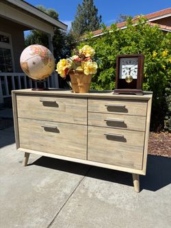 Solid Walnut Wood Dresser Chest of Drawers Furniture Excellent Condition