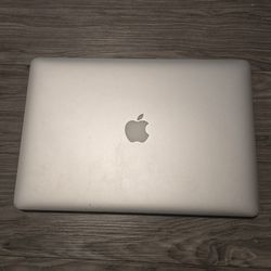 MacBook Pro 15" 16GB Memory 2.2GHz Quad Core Intel Core I7 Processor