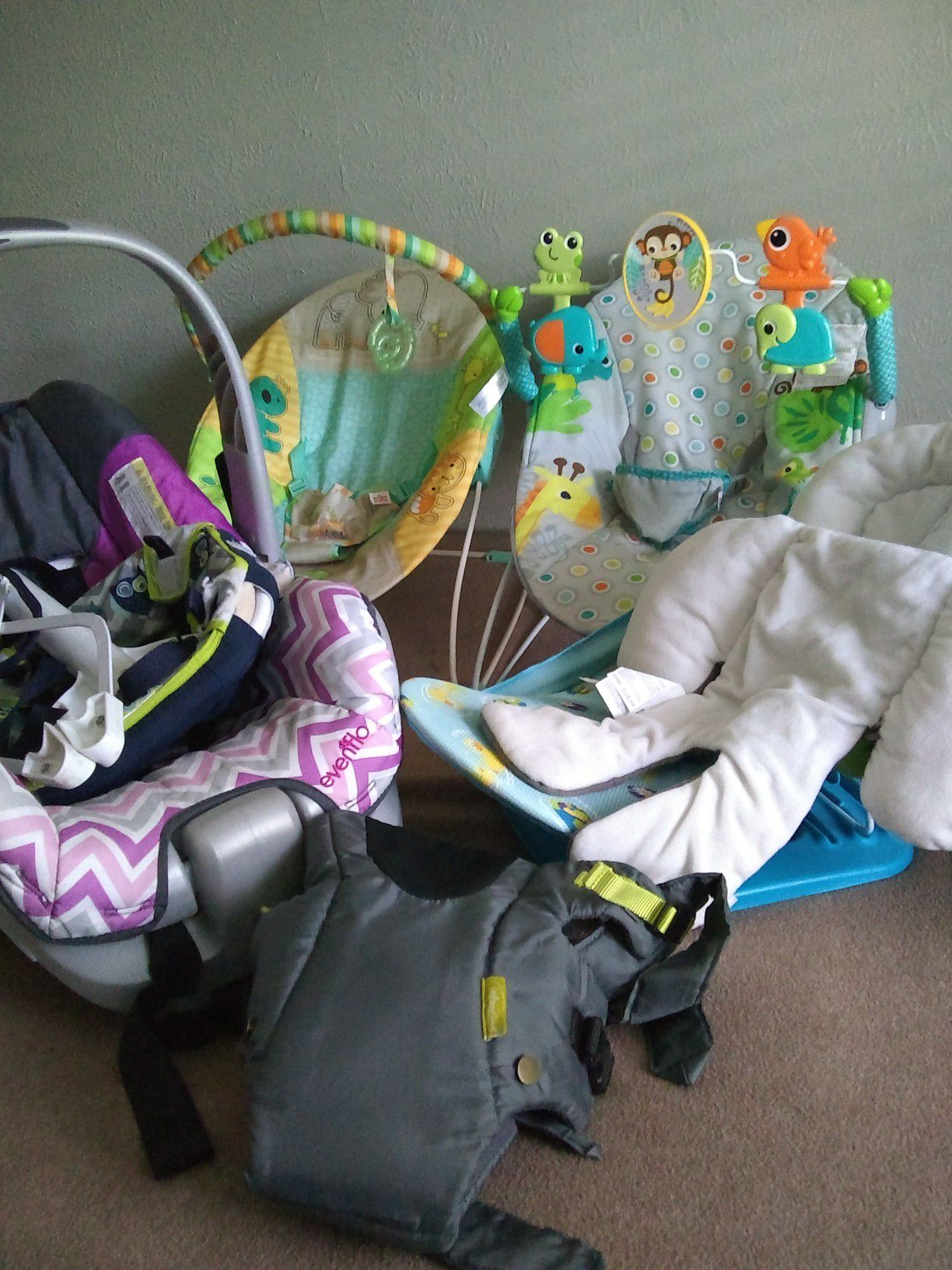 Car seat & baby bouncer