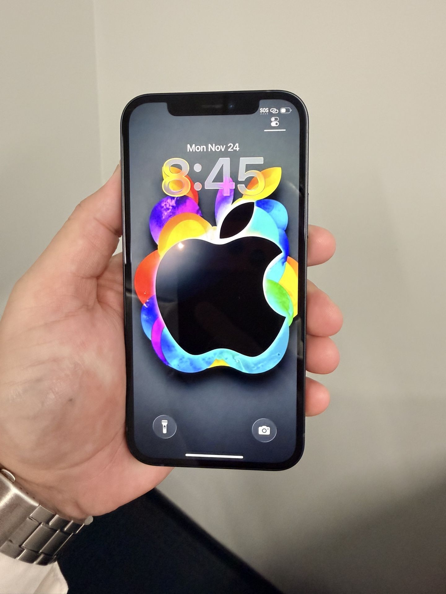 IPhone 12  64  GB,  Pristine Condition Like New!.  UNLOCKED use any carrier.  Hablo Espanol.    