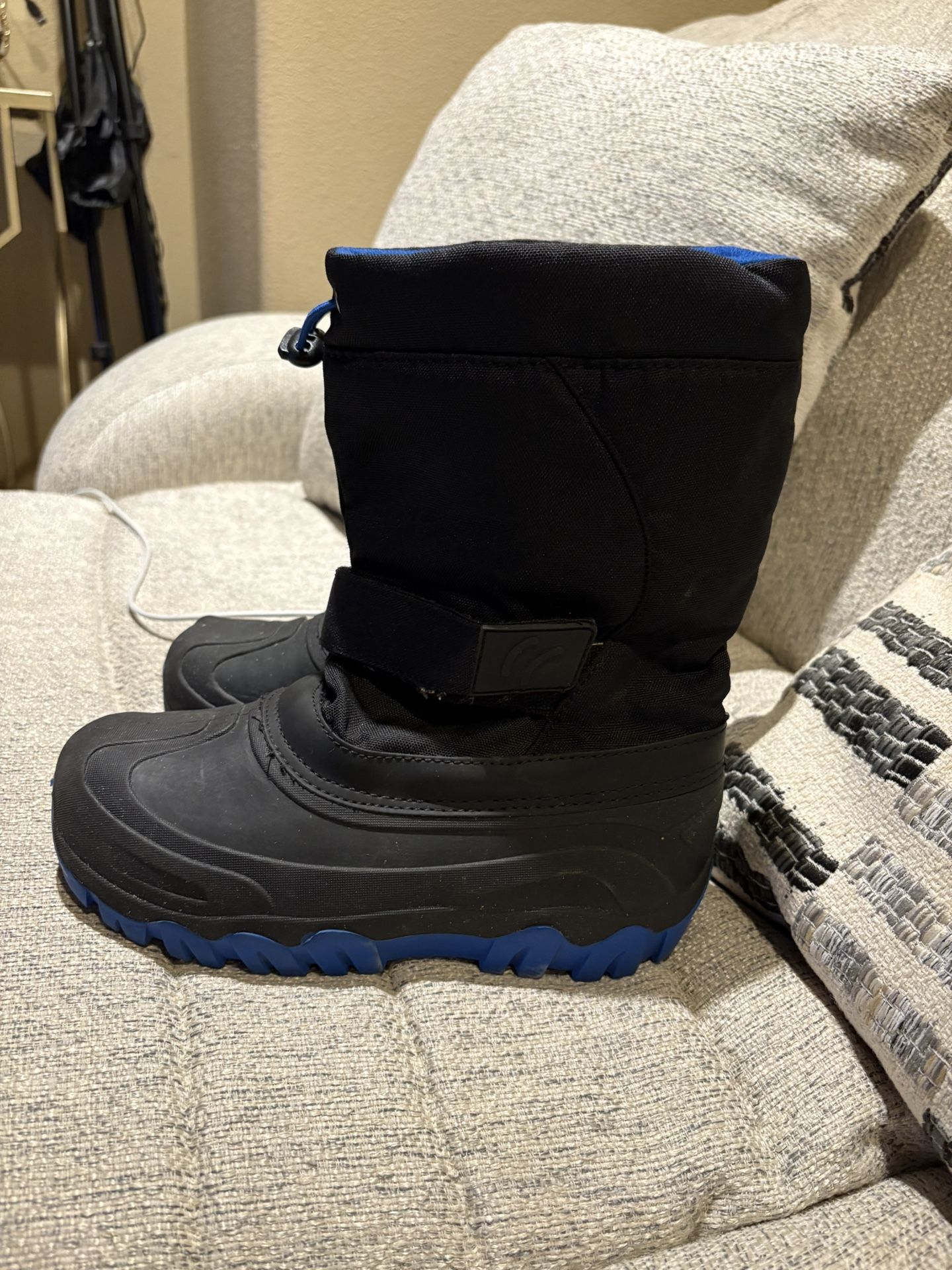 Boys Snow Boots Size 4y