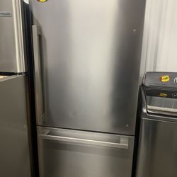 NÉW REFRIGERATOR 
