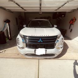 Mitsubishi Outlander SE 2023