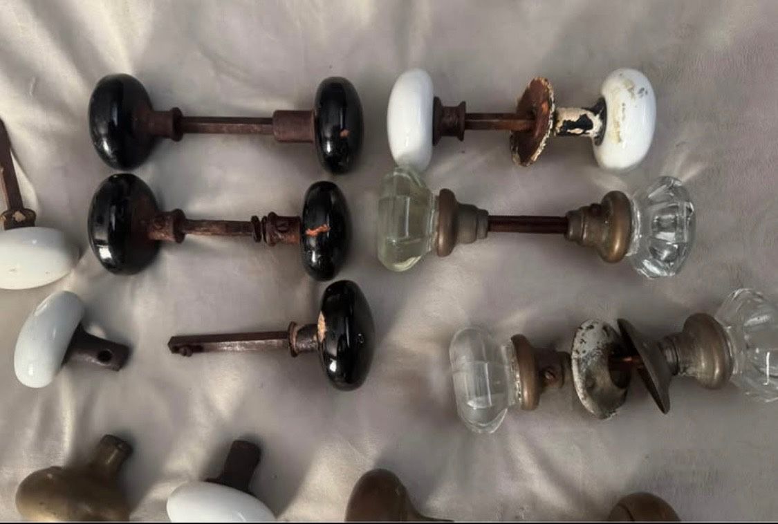 Large Lot Of Vintage Door Knobs