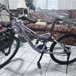 24” Girls mongoose Mountain bike