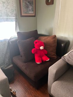 Modular corner accent chair clean and no damage