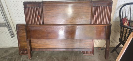 Full size solid wood headboard and footboard