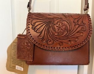 VILENCA HOLLAND -NWT$425.00 HAND WOVEN , HAND STAINED .HAND WHIP LACING
