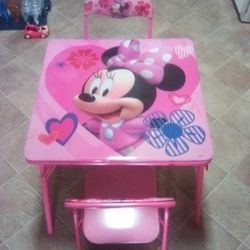 Minnie Mouse Table And 2 Chairs