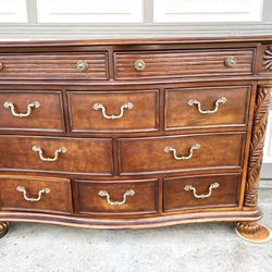 Dresser, Solid Wood 10 Drawer Drexel Heritage Palm Collection