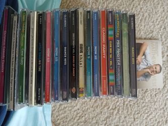 Cd's dance hits, 3 Christmas Cds and miscellaneous total 18 cds