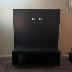 Entertainment center with TV Mount 