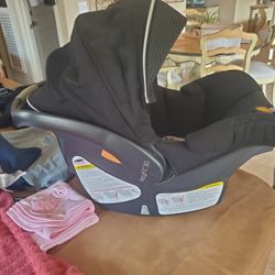 chicco keyfit infant car seat with 2 bases