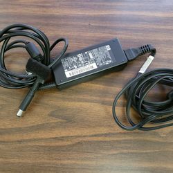 HP Genuine PPP012D-S AC Adapter